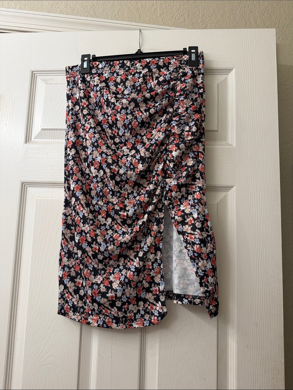 SHEIN Black Midi Skirt with Coral & White Floral Print